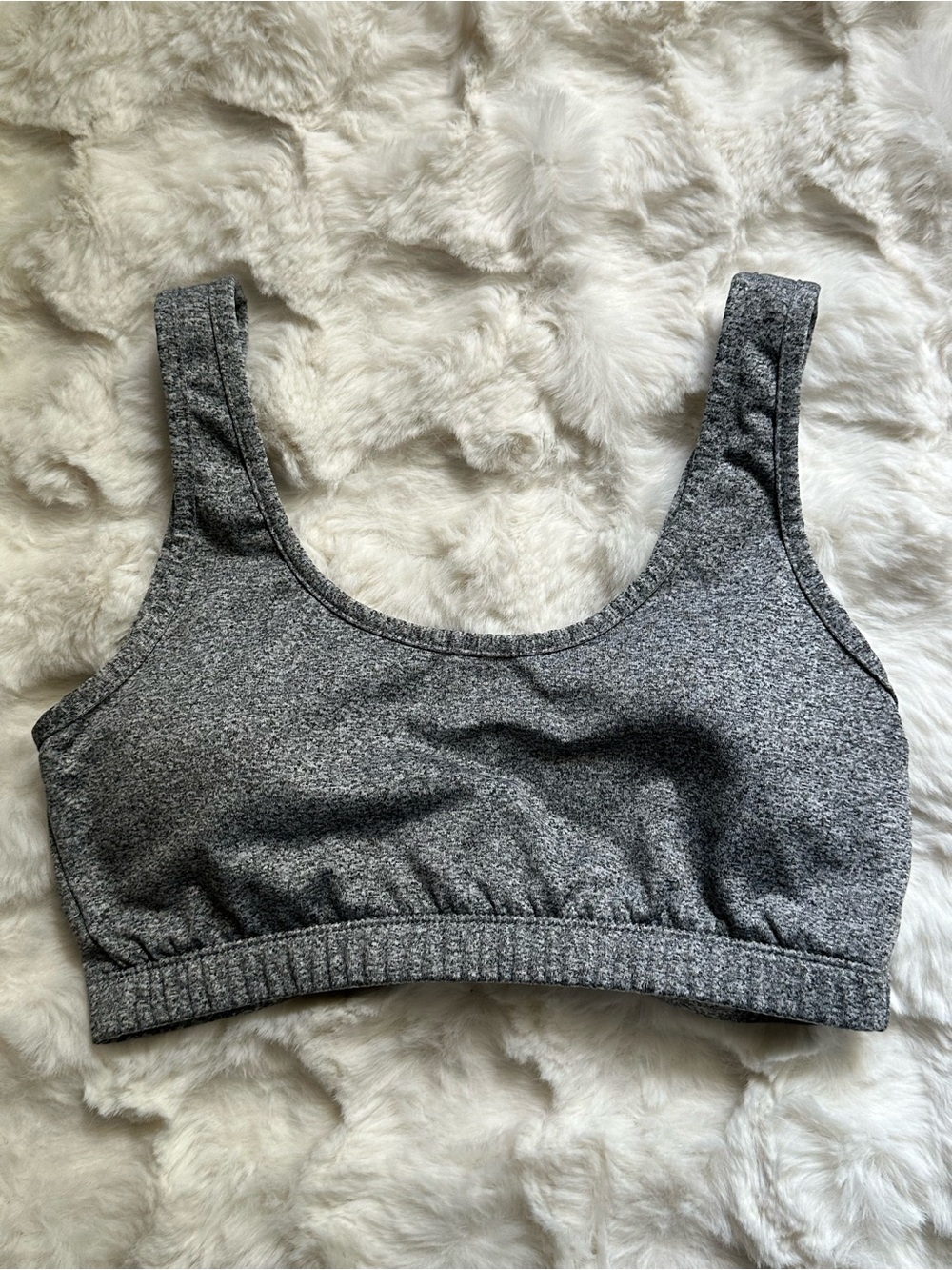 NWOT Essential Gym Gray Scoop Neck Sports Bra - Women’s - Picture 2 of 3